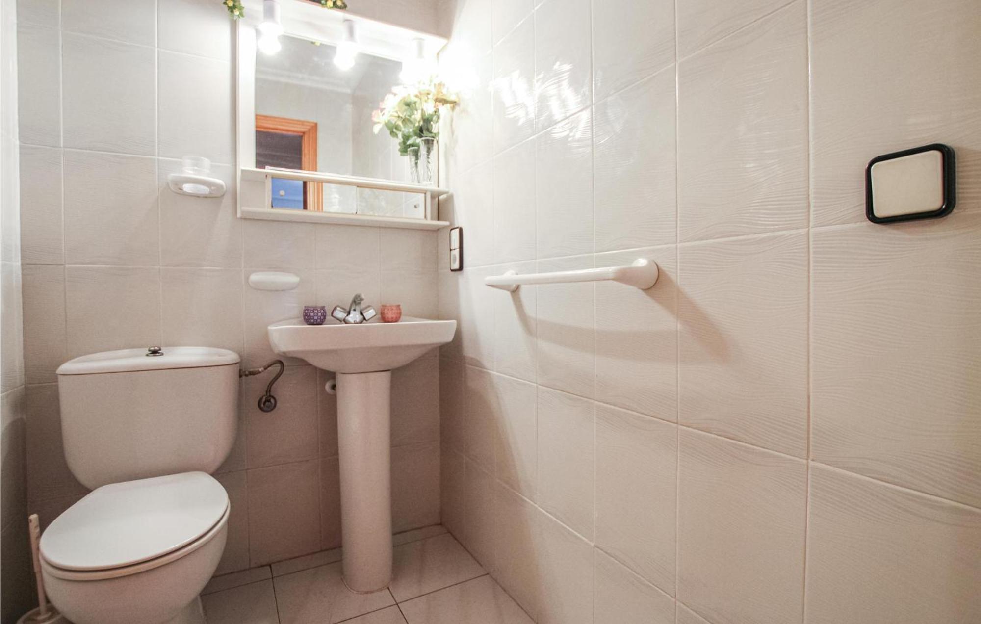 Beautiful Apartment In Santa Pola With Wifi Екстер'єр фото